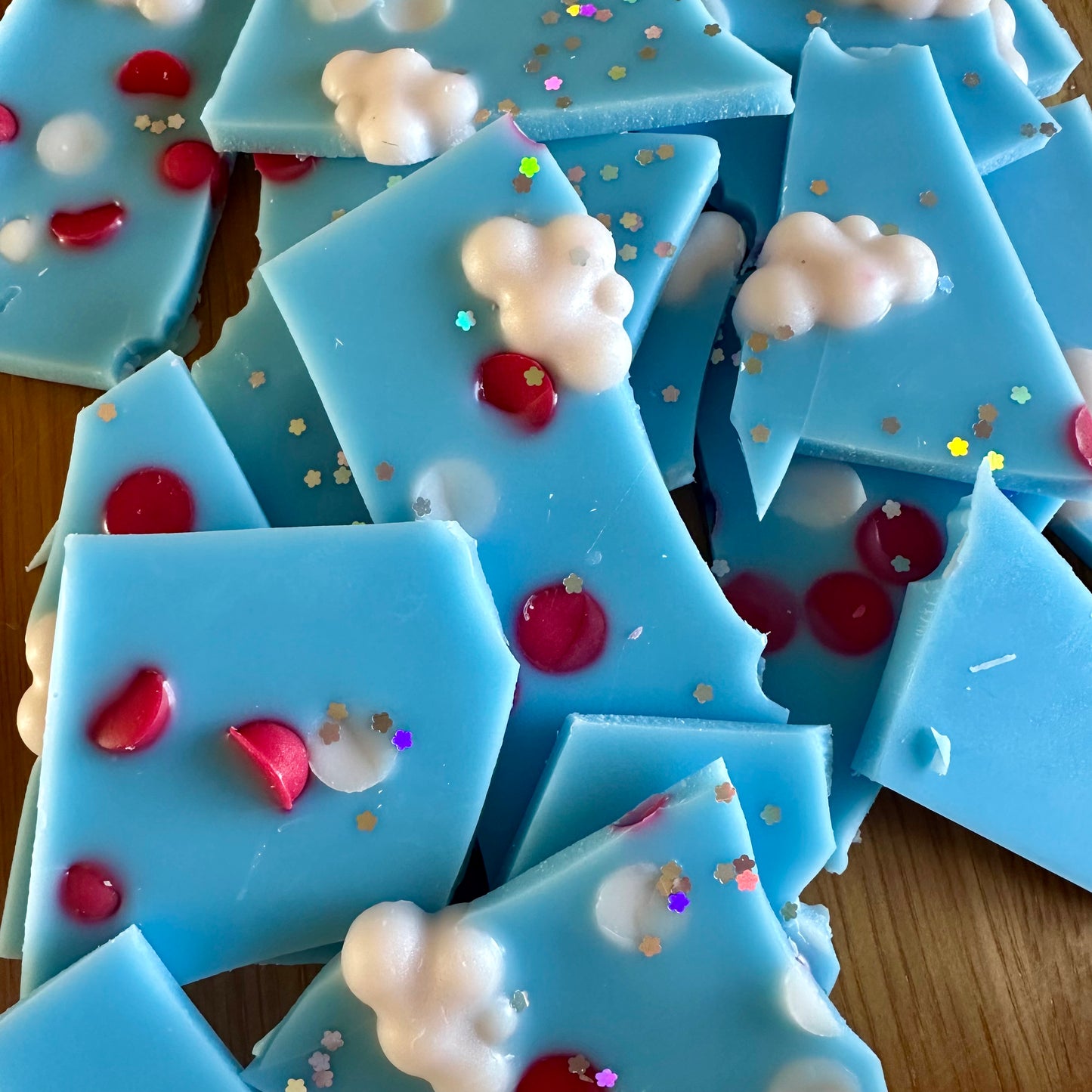 Rainbow L*ush Brittle Bag (65g)