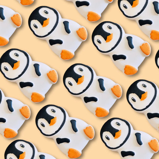 Penguin (Raspberry Candyfloss) Bath Bomb